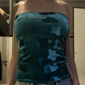 Tub topp - En tub topp. Uppskattad storlek: xs (lånad annons)