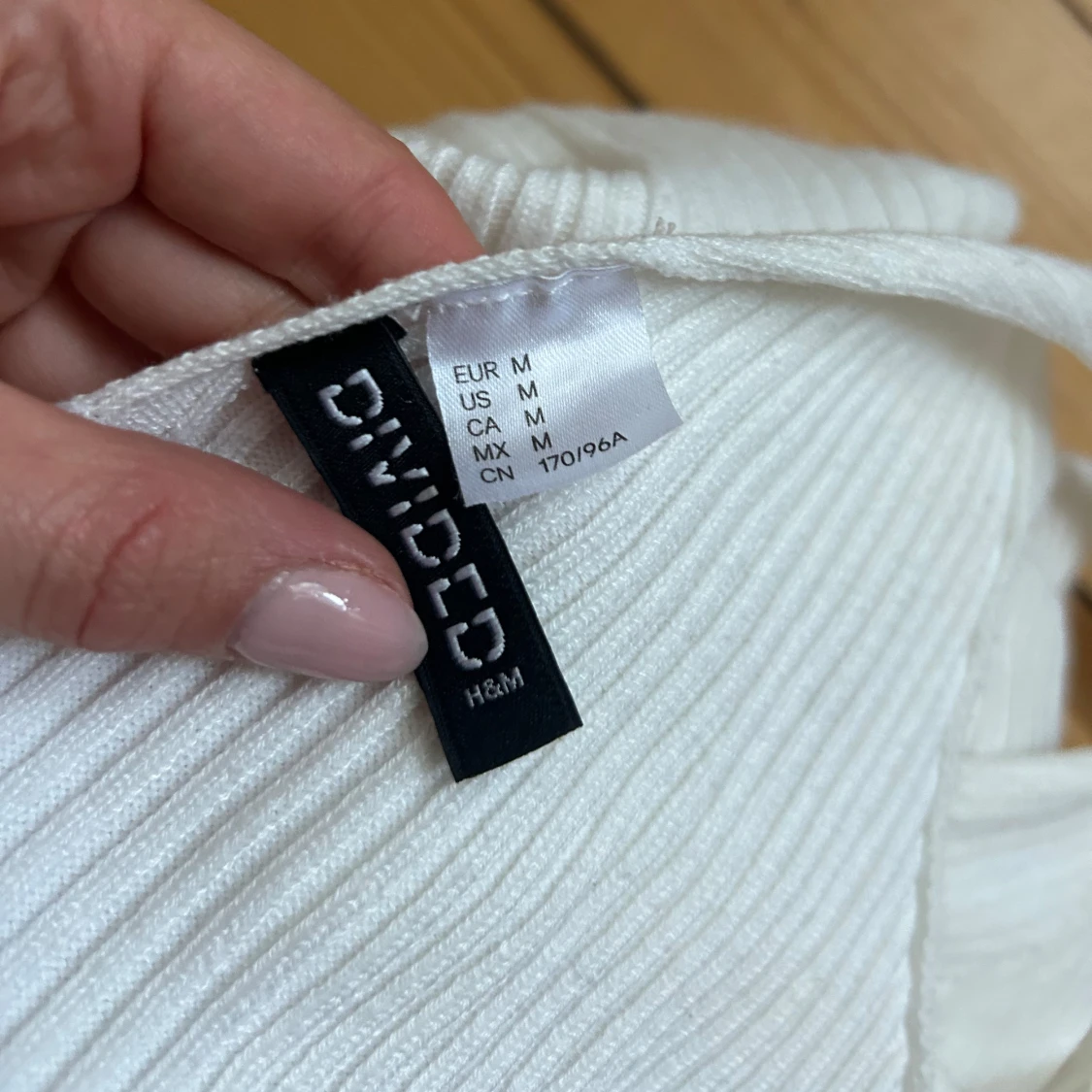 Vit stickad klänning - H&M - 3