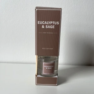 Eucalyptus & Sage doftpinnar - Ny doftspridare med fräsch doft av eukalyptus och salvia.