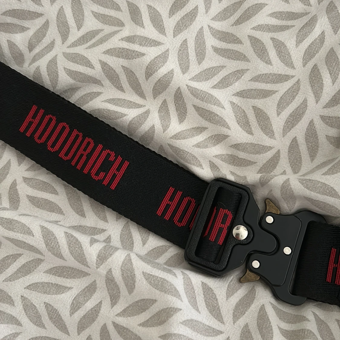 Svart axelväska från Hoodrich - 2