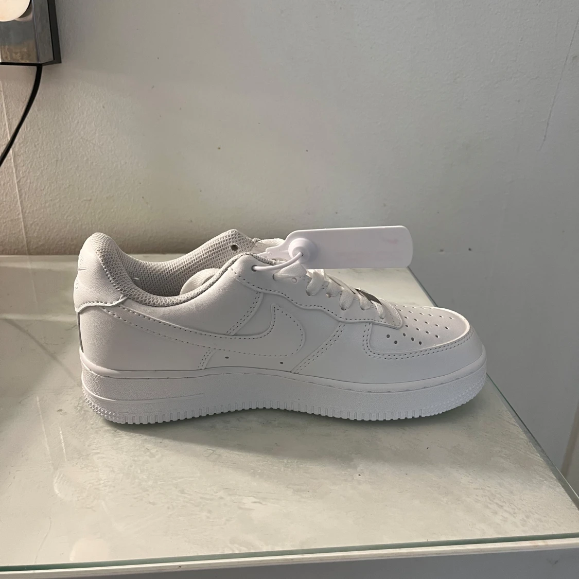 Nike Air Force 1 helvita sneakers - 1