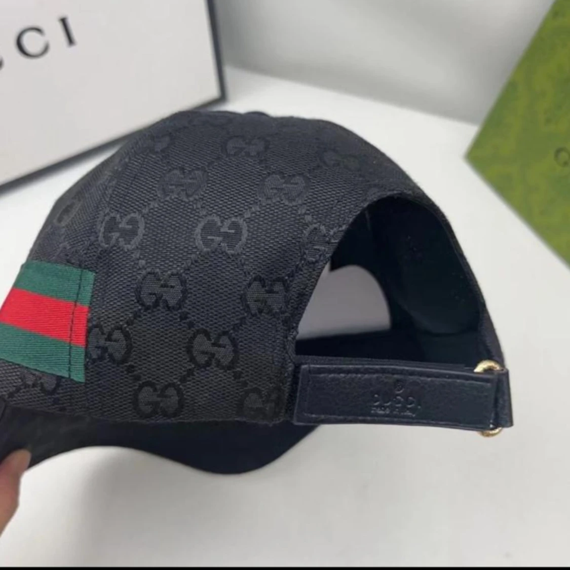 Svart keps från Gucci med GG-mönster - 1