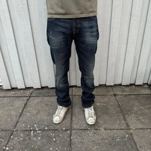 Nudie jeans  - Nudie jeans - Modell: Tube Tom (Jimmy Replica) - Storlek: W31/L32 - skick: 9/10 - Nypris runt 2000kr