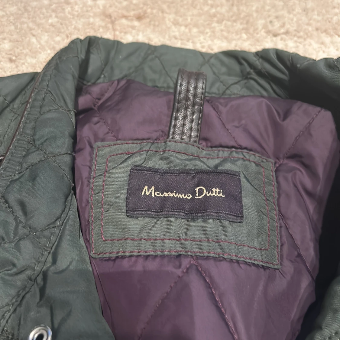 Grön vindjacka från Massimo Dutti - 1