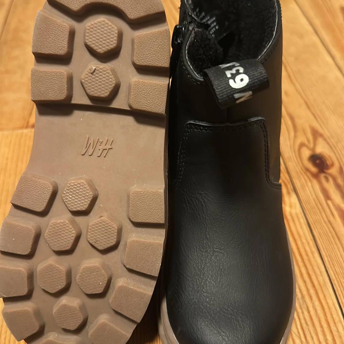 Svarta boots från H&M med grov sula - 1