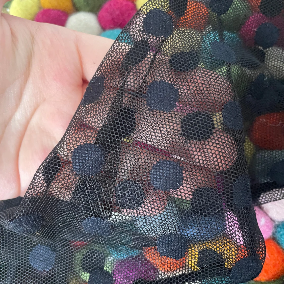 Svart prickig blus från Ü - 1