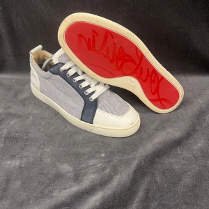 Christian Louboutin  - |Christain Louboutin skor|Storlek 40|Skick 8/10|Inget og medföljer utan bara skorna| Dm vid mer info!🙌🏼