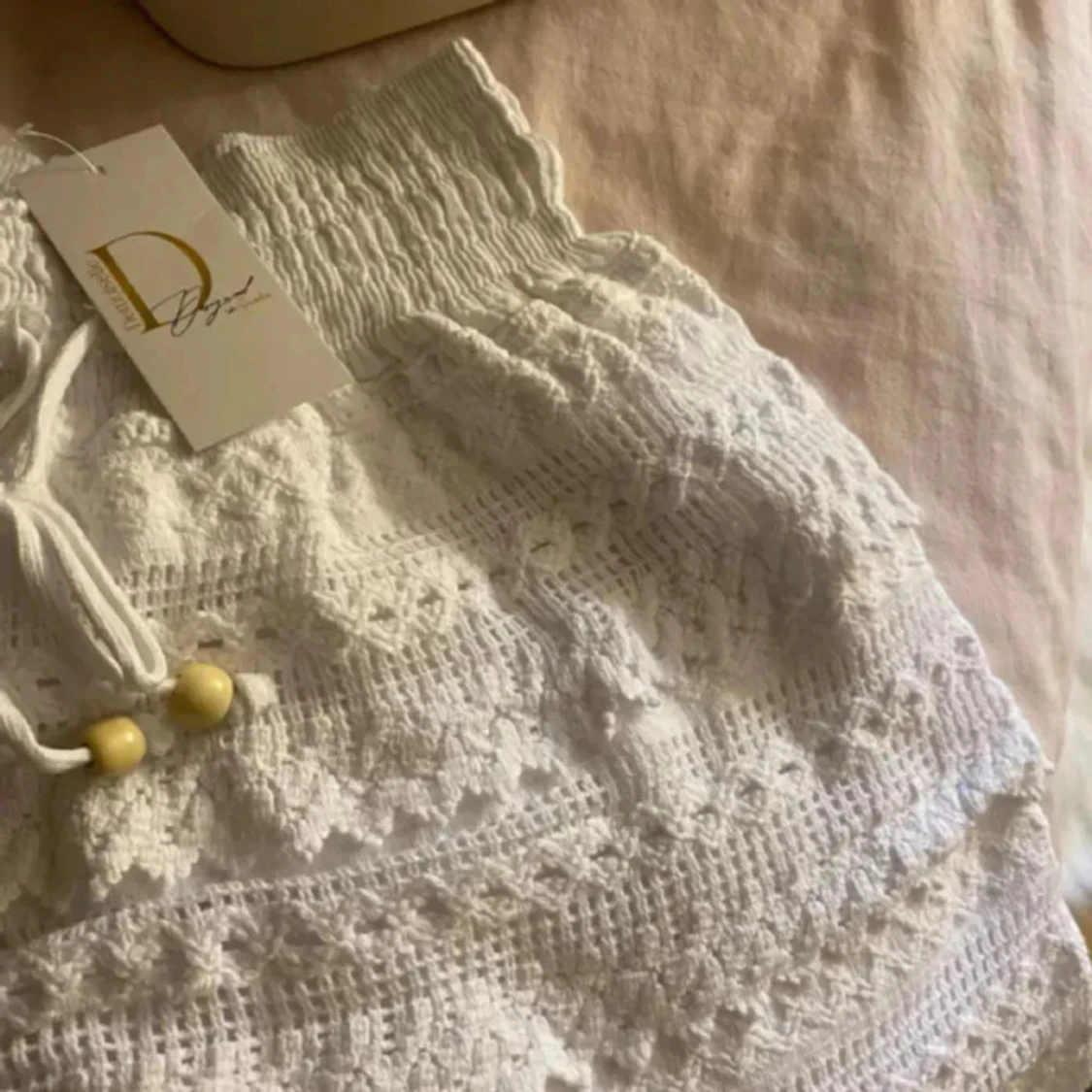 Vit spetskjol med knytband - 2