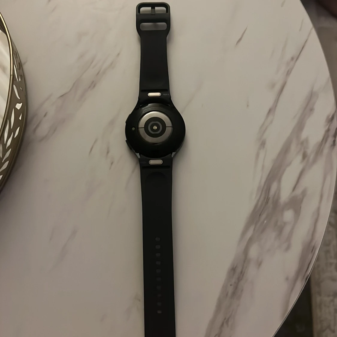 Svart smartklocka med digital urtavla - 2