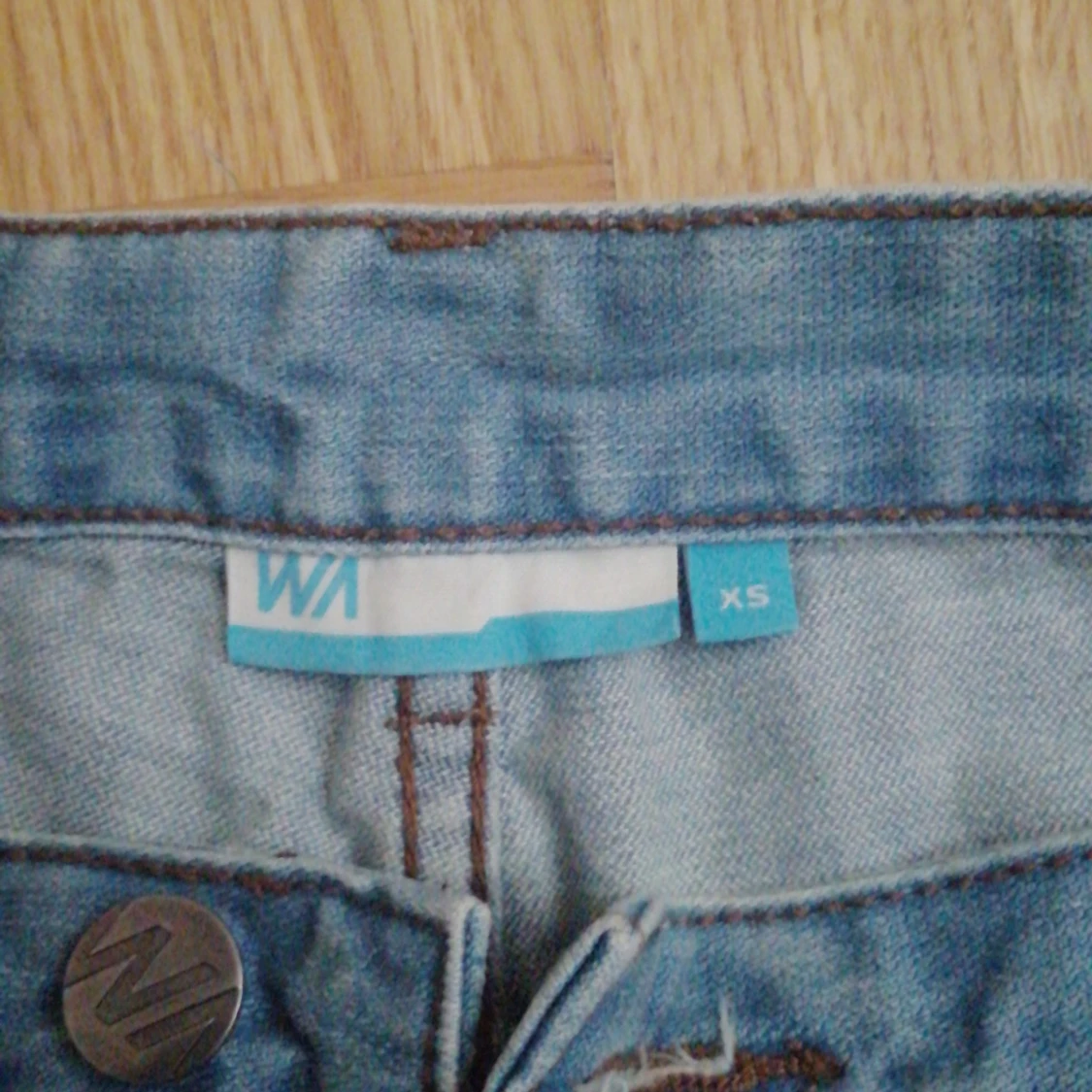 Ljusblå jeansshorts - 2