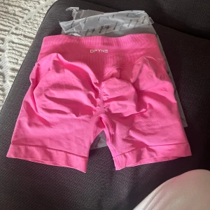 Impact shorts dfyne  - Säljer dessa från dfyne då de inte passade mig. Helt nya och aldrig använda 