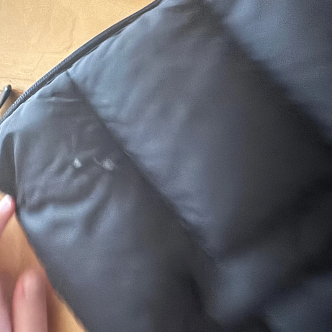 Svart dunjacka från Sail Racing - 4