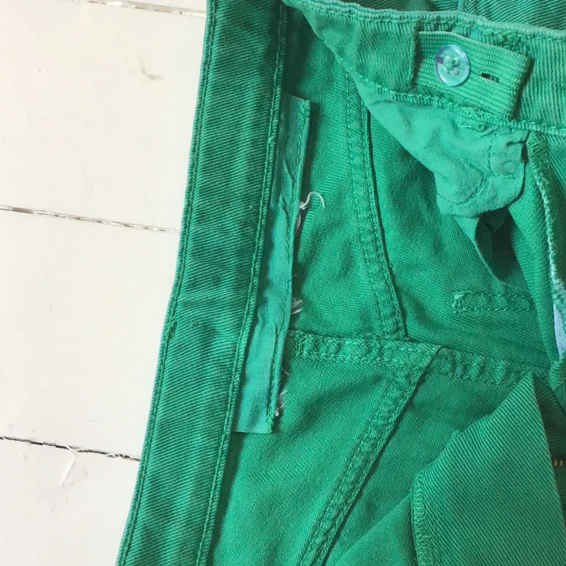 Gröna vida byxor med slits - 3