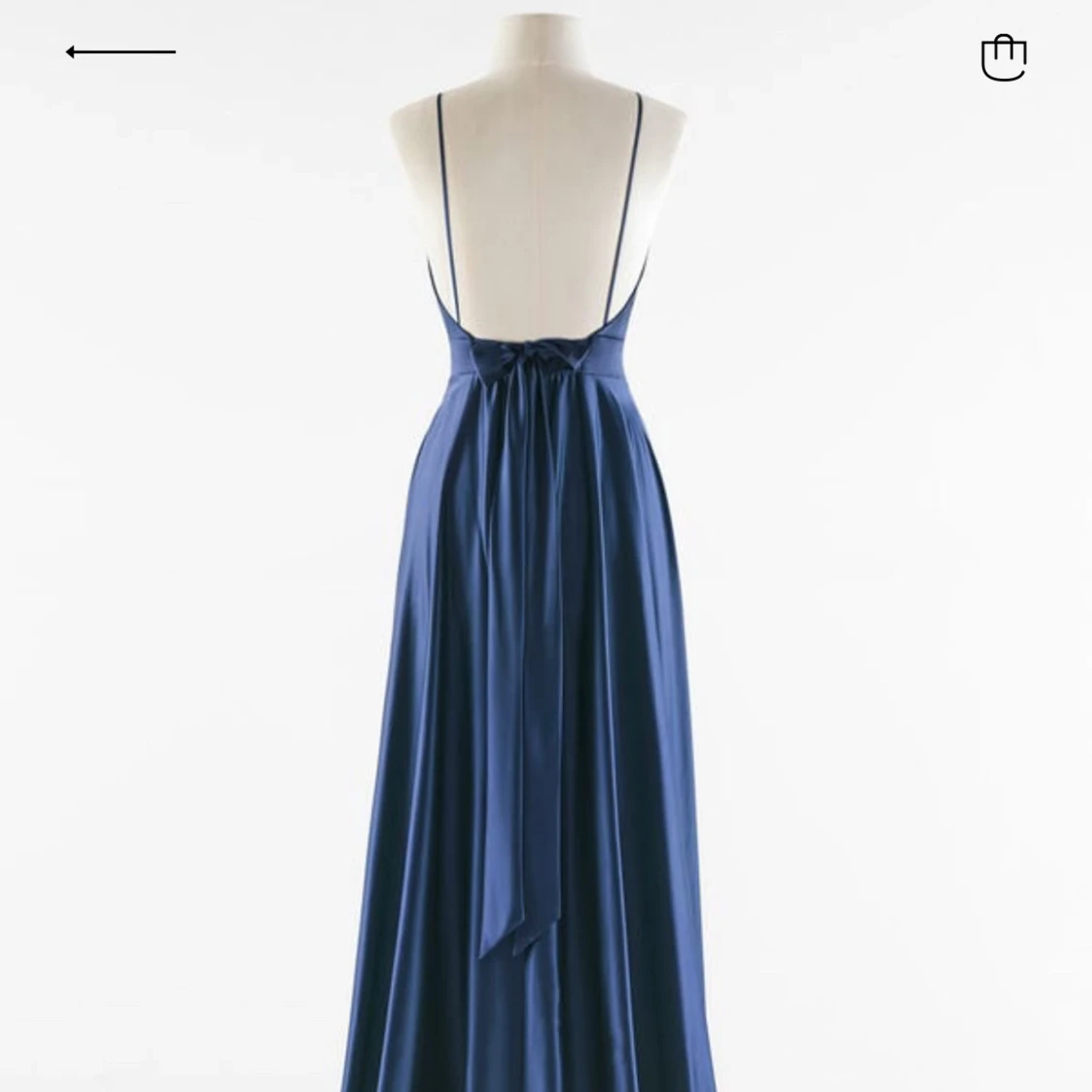 Marinblå ballklänning med open back - 1