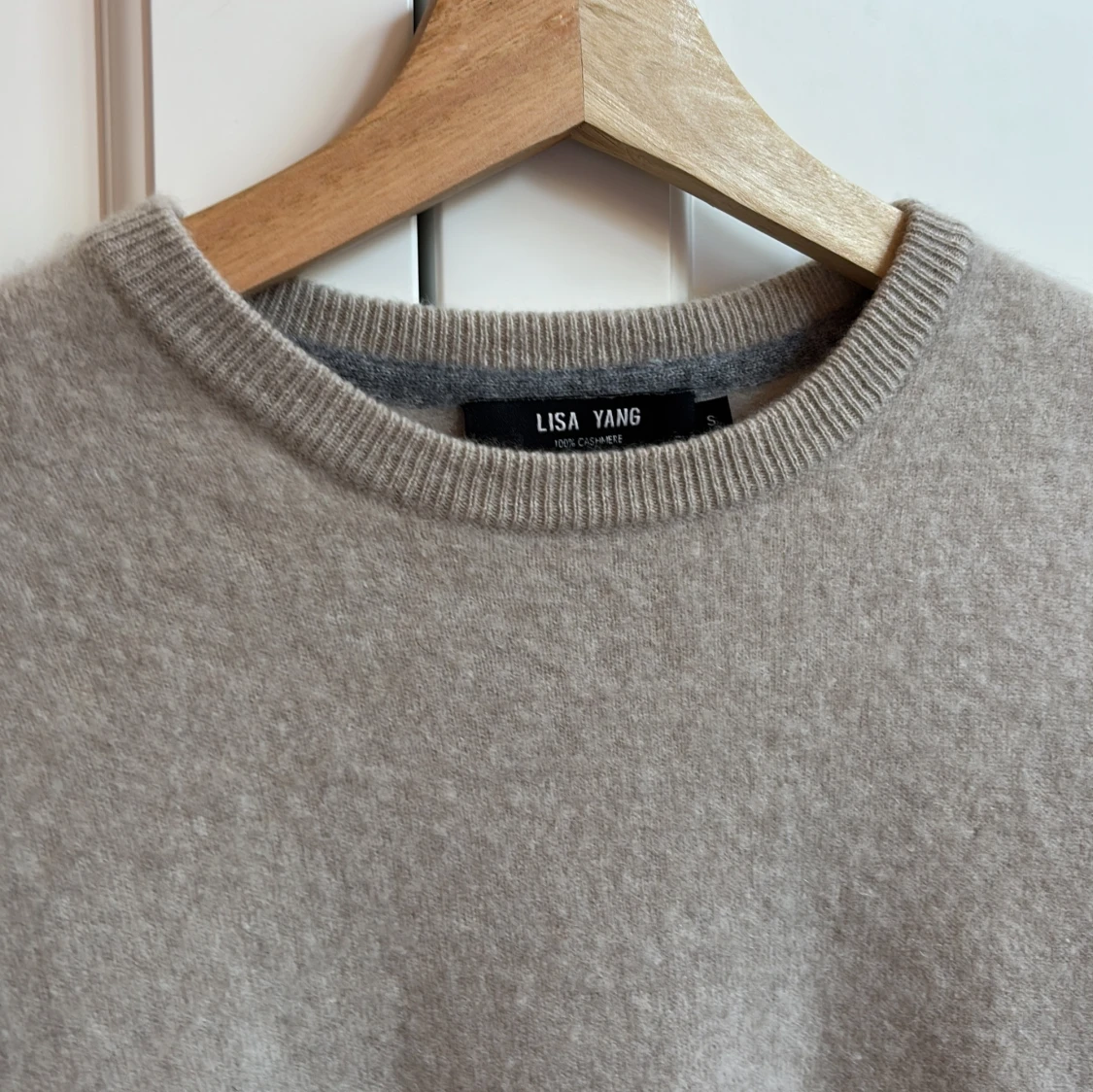 Beige kashmirtröja från Lisa Yang - 2