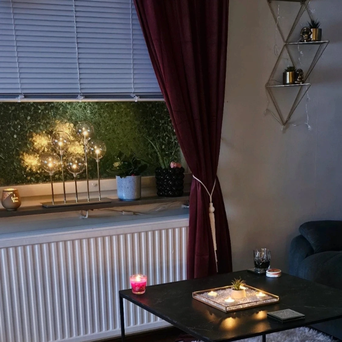 Vitt dekorativt gardinomtag med tofs - 2