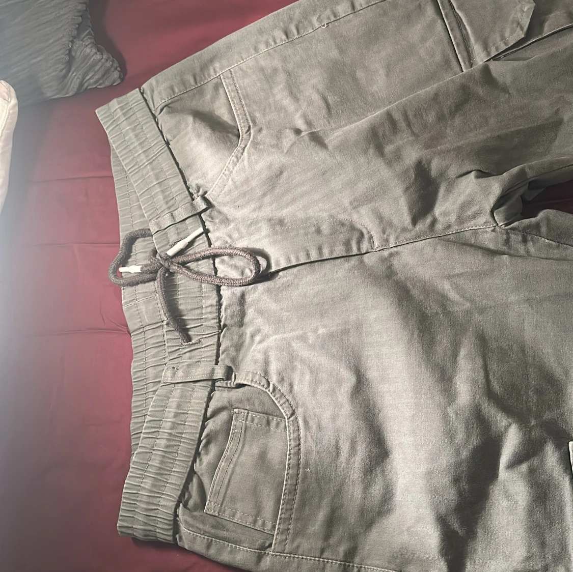 Grå cargopants med snörning - 1