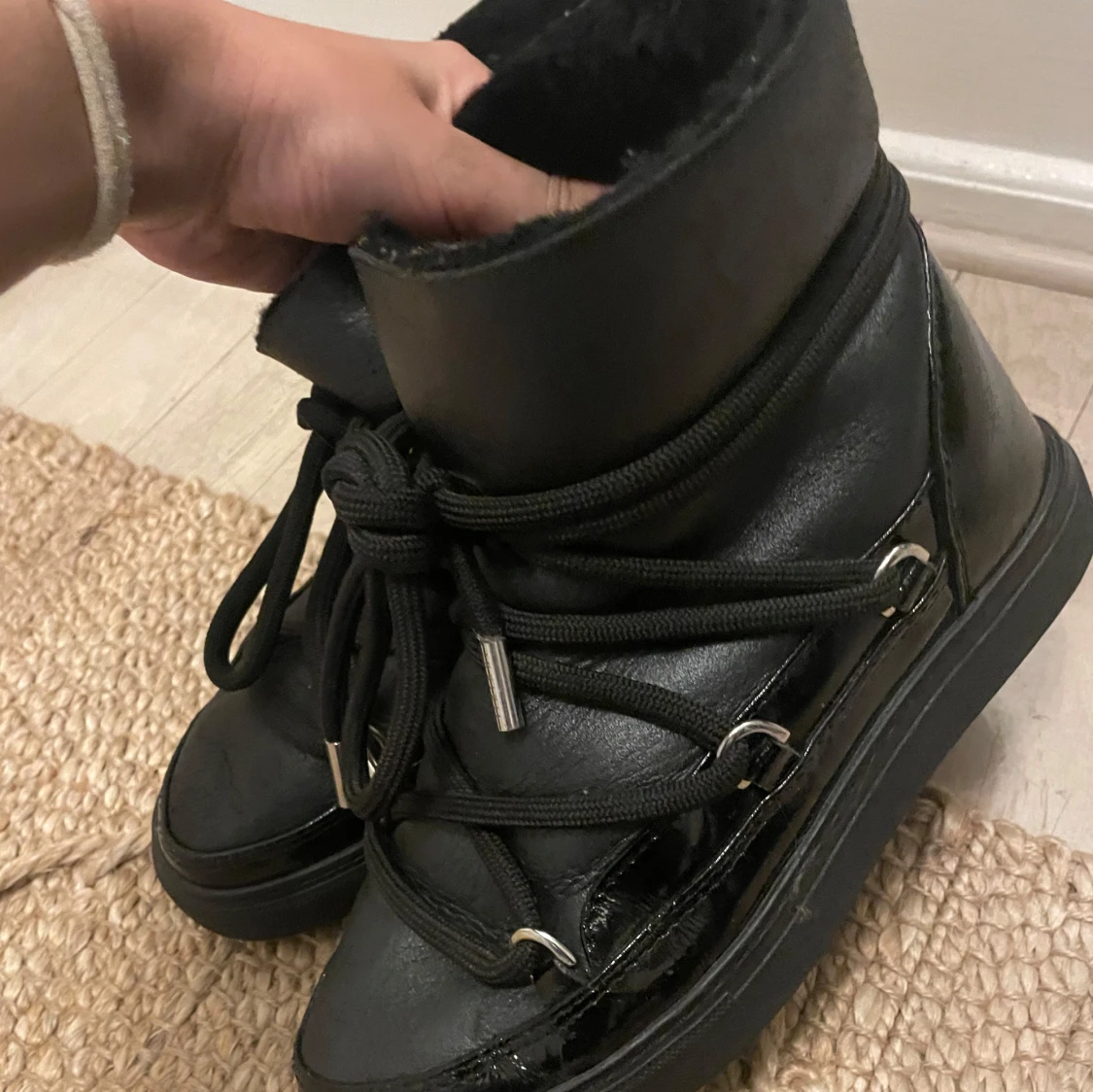 Svarta Moon Boots från Inuikii - 1