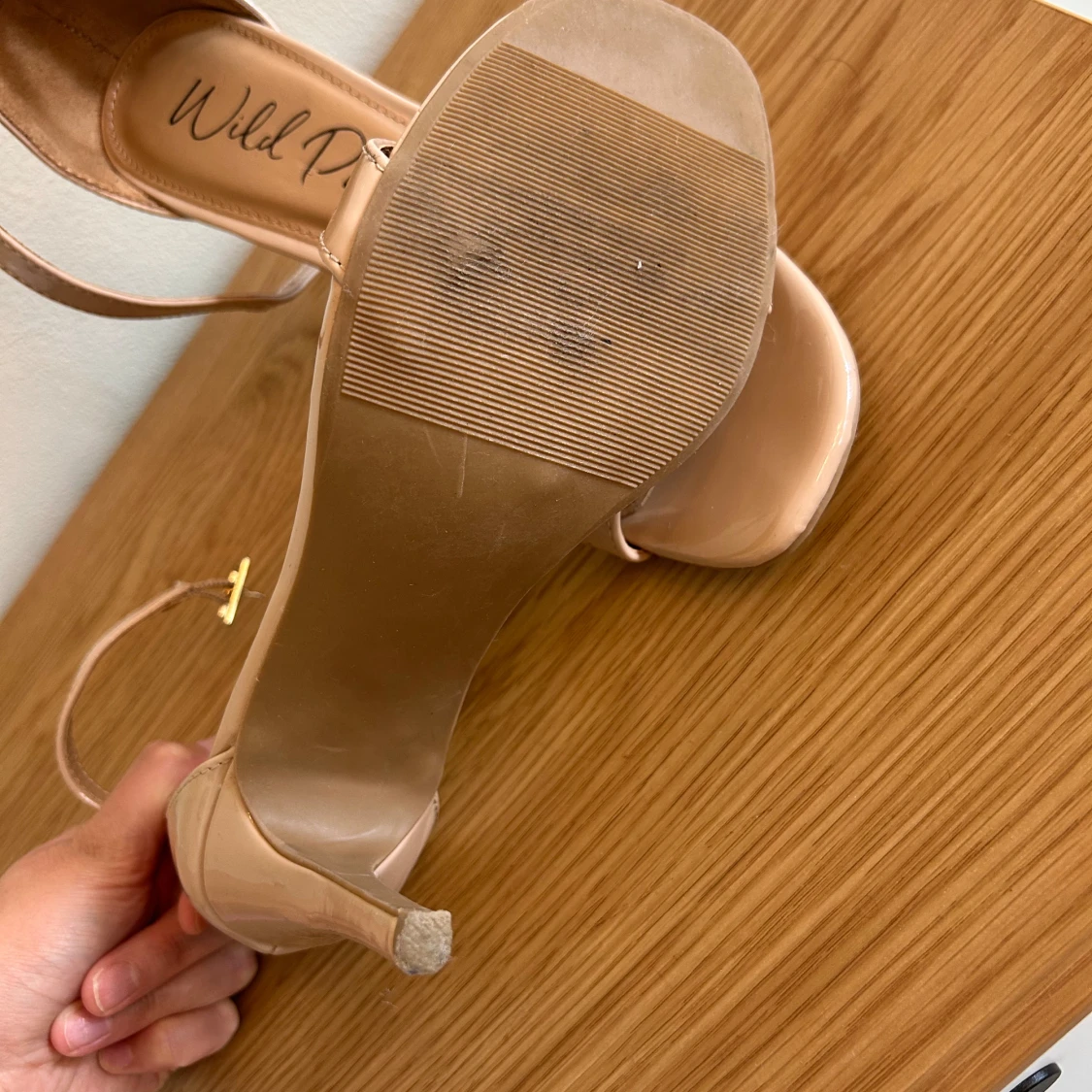 Beige klackade sandaler Wild Pair - 2