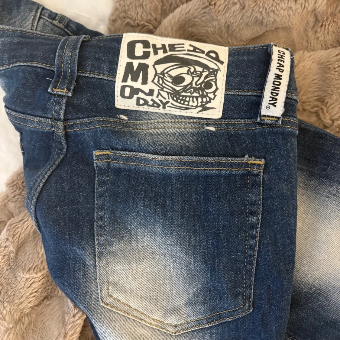 Blå bootcut jeans från Cheap Monday - 1