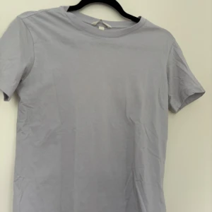 T-shirt - Fin T-shirt som är i ett mycket bra skick 