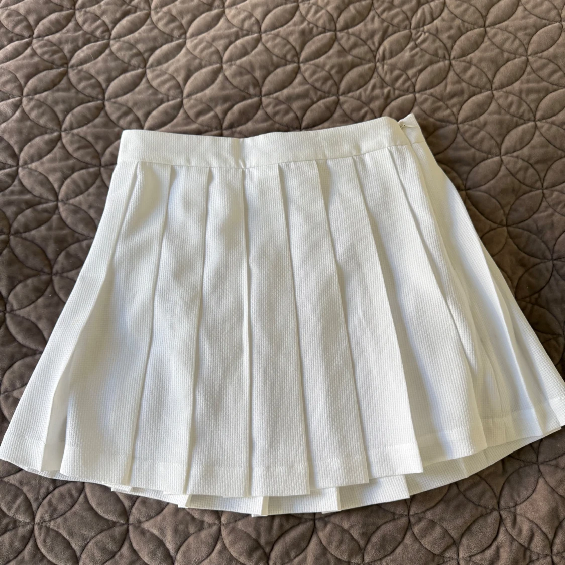 Vit plisserad kjol från STOCKH LM