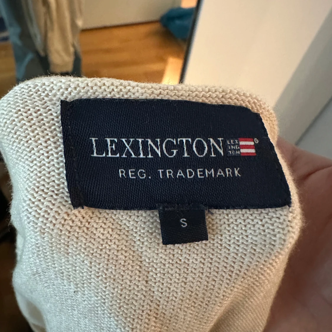 Beige hoodie från Lexington med dragkedja - 2