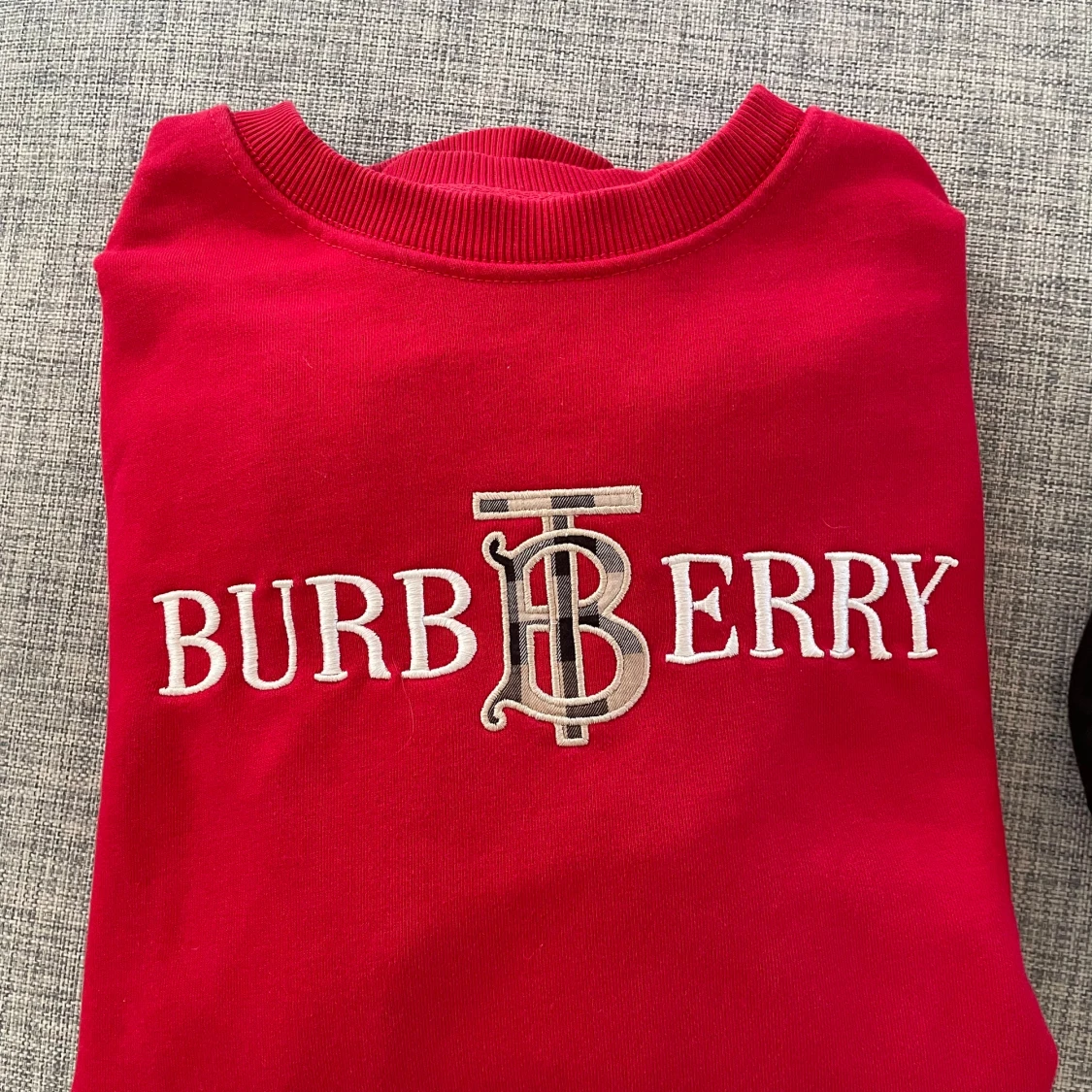Burberry sweatshirt 
