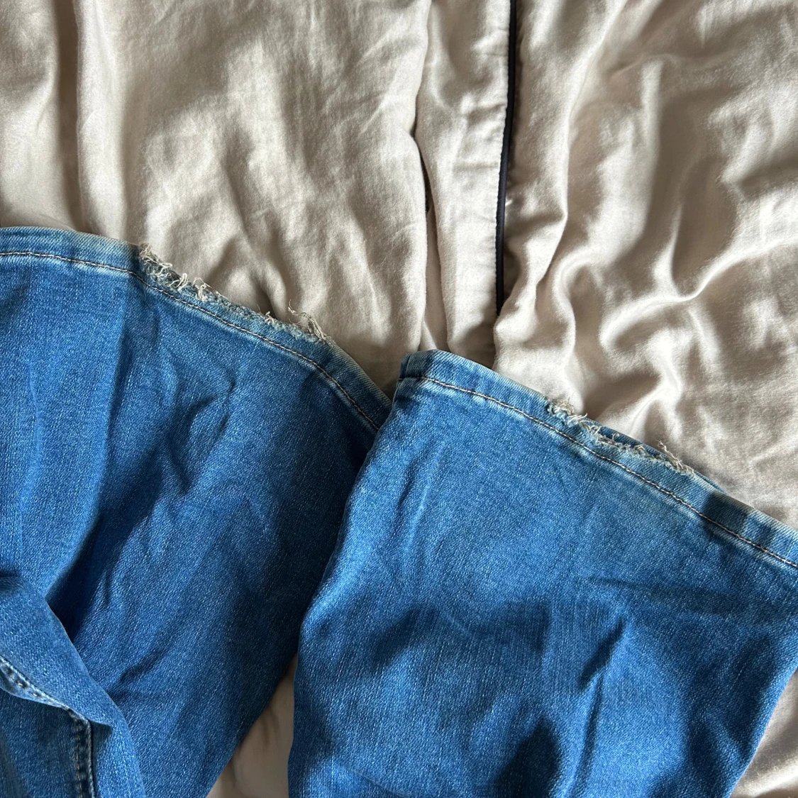 Blå bootcut jeans  - 4