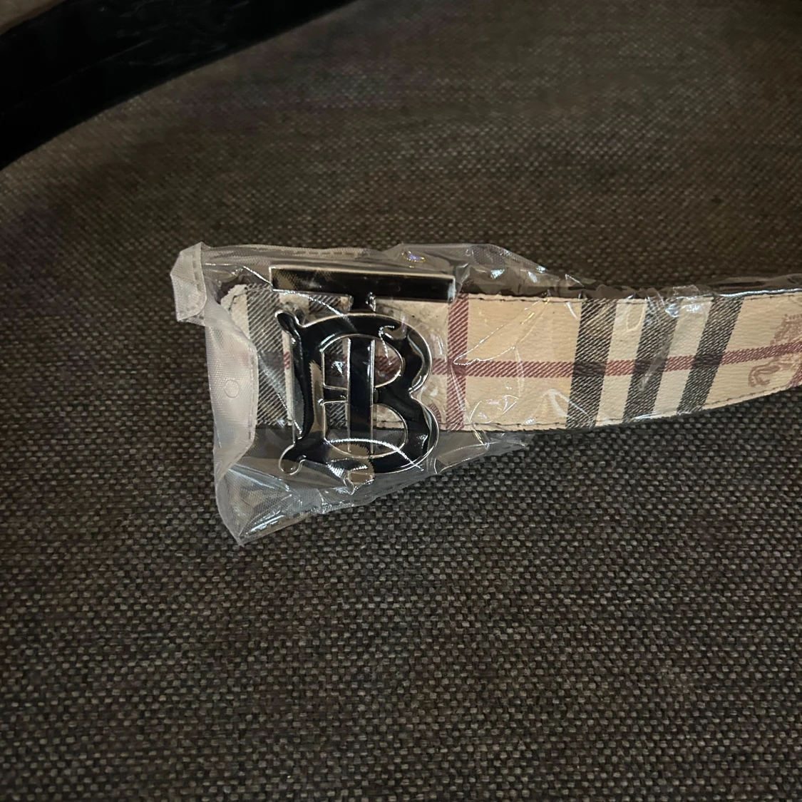 Bälte med två färger med burberry tag - 1