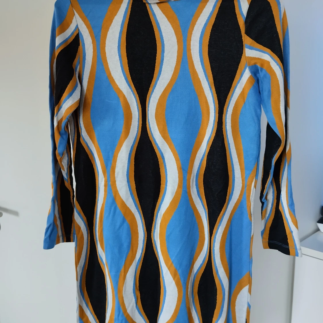 Retro mönstrad klänning i blått