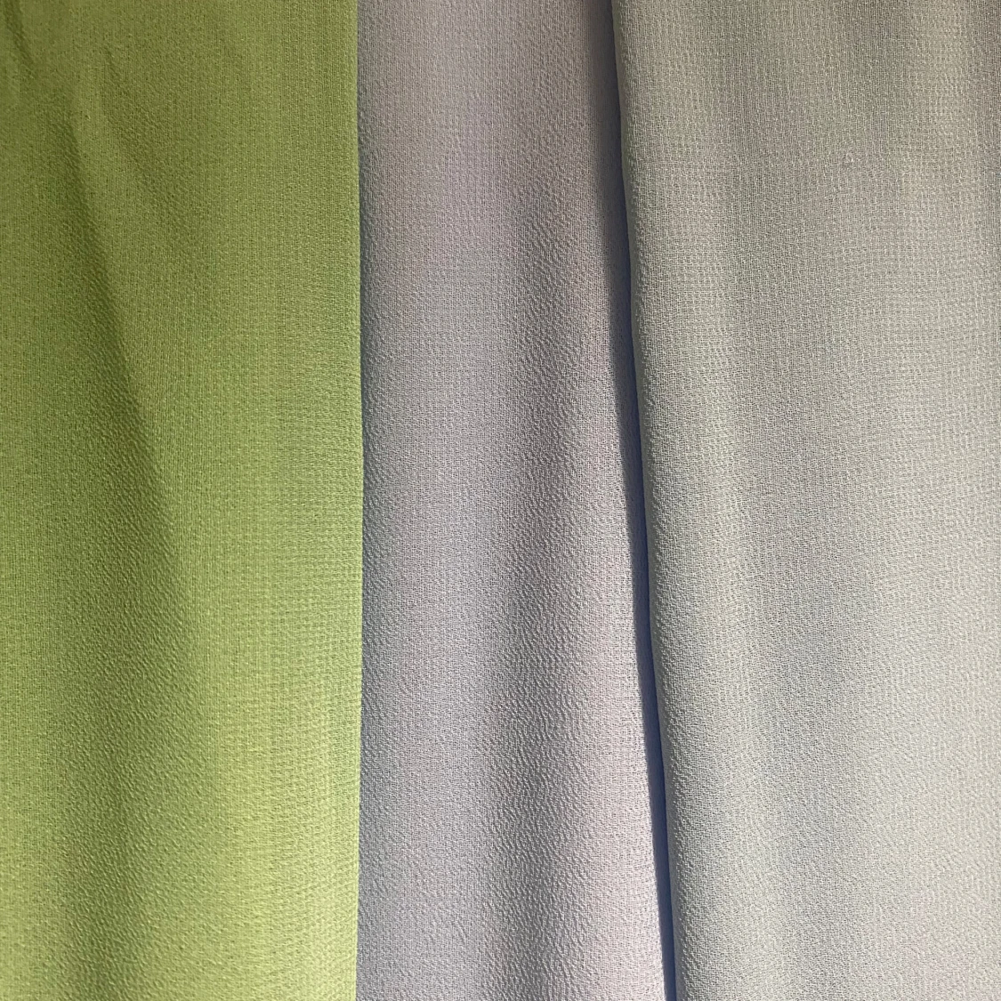 Sjalar/hijab i olika färger (vit,blå med mönster, grön och två sjalar med  olika blåa nyanser)  - 1