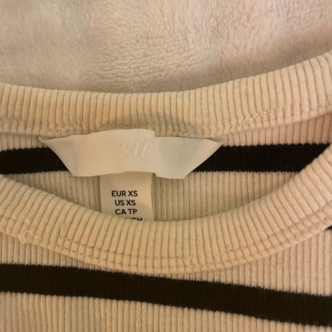 Randig croppad linnetopp från H&M - 1