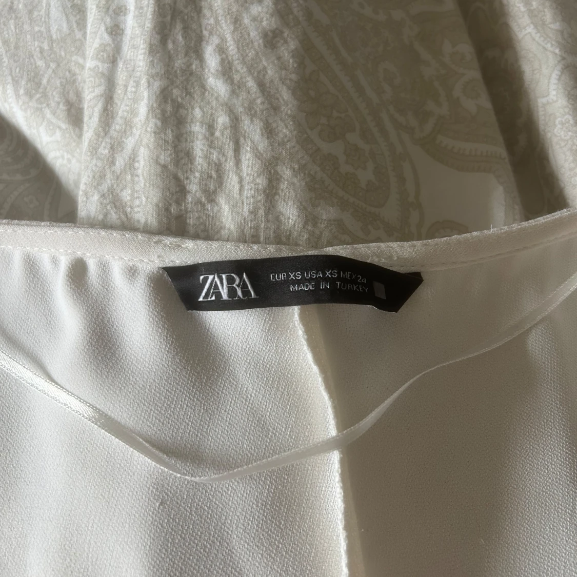 Vit omlottopp från Zara  - 1