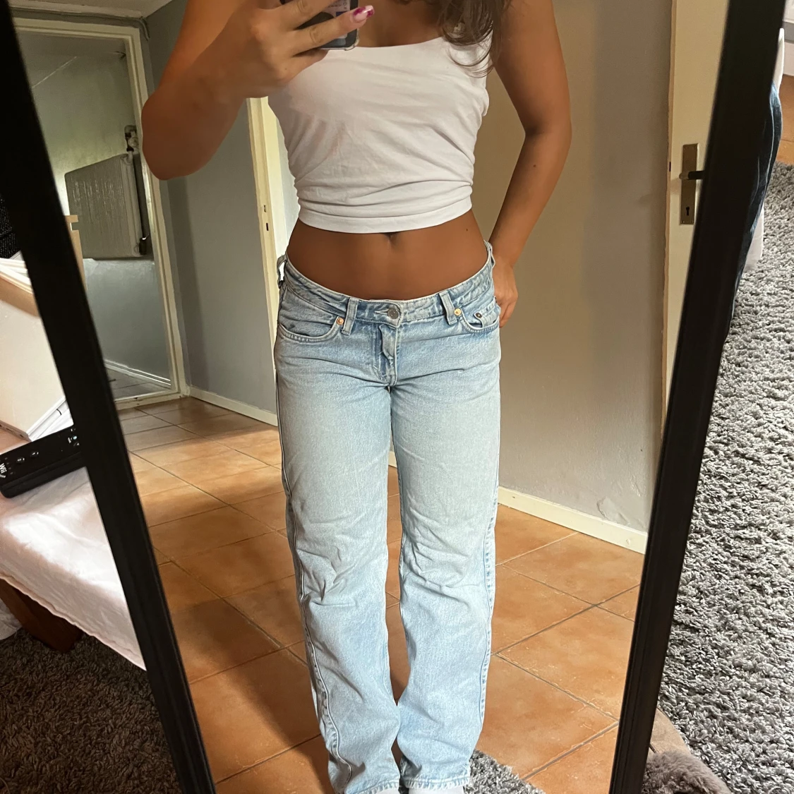 Weekday arrow low jeans