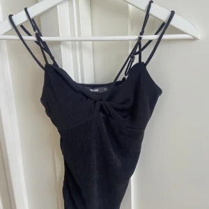 Oanvänd festlig topp - Festlig topp från bikbok, oanvänd