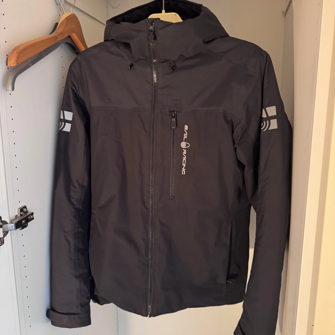 Svart vindjacka från Sail Racing - 1