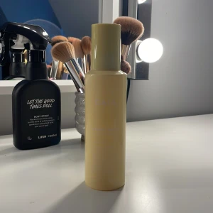 CAIA Summer Savior UV PROTECTION - UV PROTECTION! från CAIA 🤍 Det är mindre än halva kvar i flaskan🤍