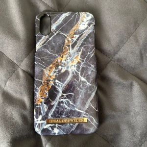 Iphoneskal - Iphoneskal som är i ett fint skick till iPhone 10