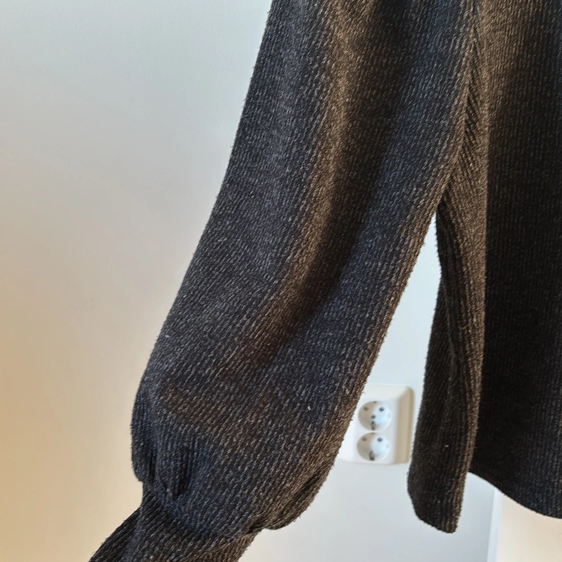 Svart stickad tröja från Jacqueline de Yong - 2