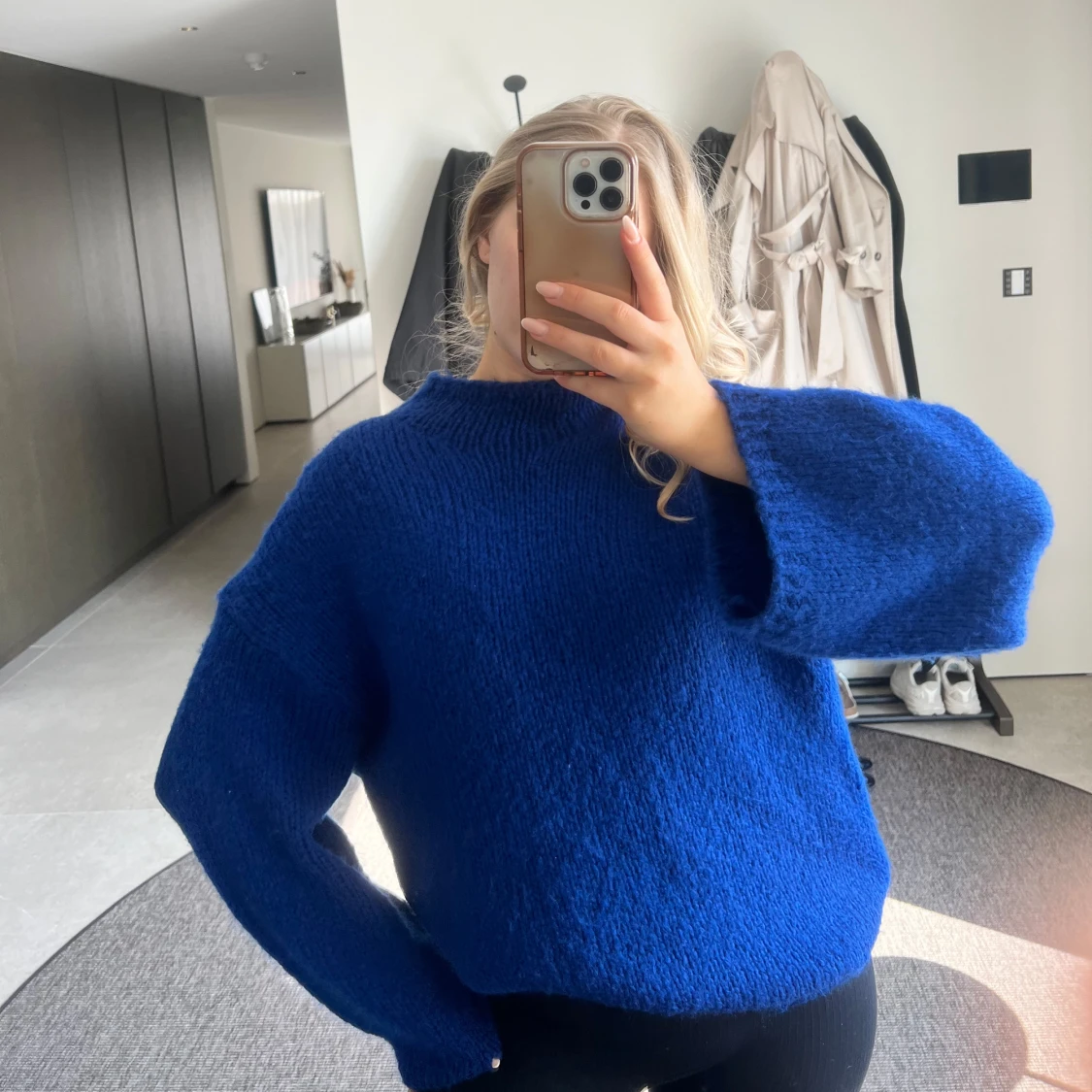 Blå stickad tröja - 2