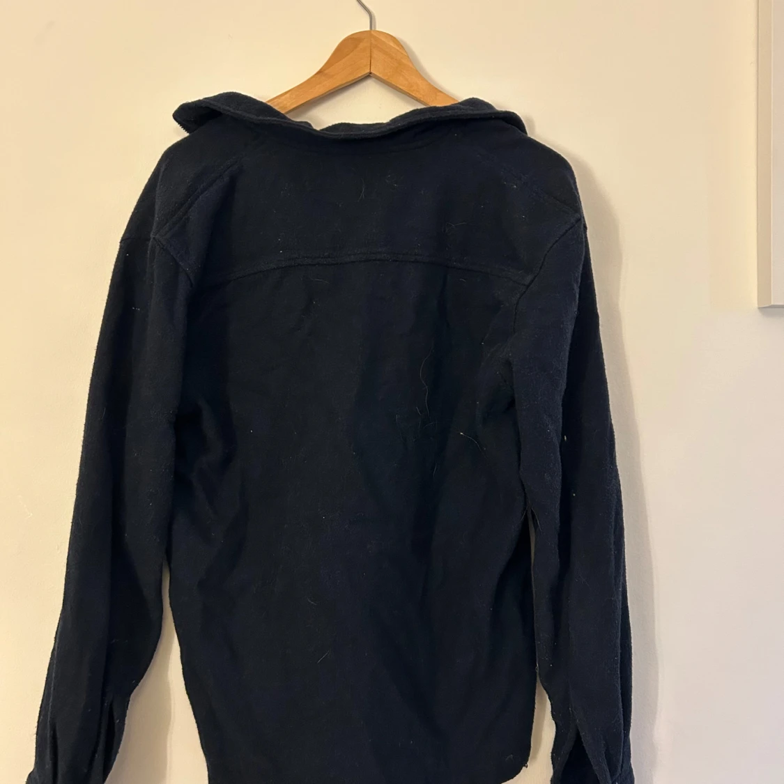 Svart långärmad tröja med dragkedja - 1