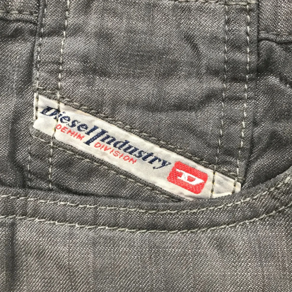 Gråa  bootcut jeans från Diesel - 2