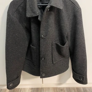 Vår jacka - En fin vår jacka från lager 157. Har använt den några gånger men den är som ny