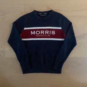 Morris tröja - Riktigt snygg morris tröja i nyskick. Tröjan har en riktigt bra passform och är i storlek S. Skriv vid funderingar eller för fler bilder!🙌