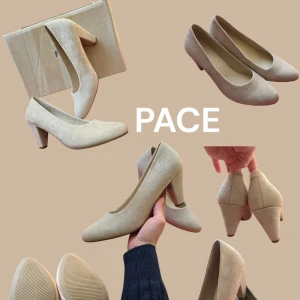Beige pumps från Pace - Snygga beige pumps från Pace i mocka med en klassisk design. Skorna har en spetsig tå och en stabil klack som ger en elegant look. Perfekta för att lyfta vilken outfit som helst.