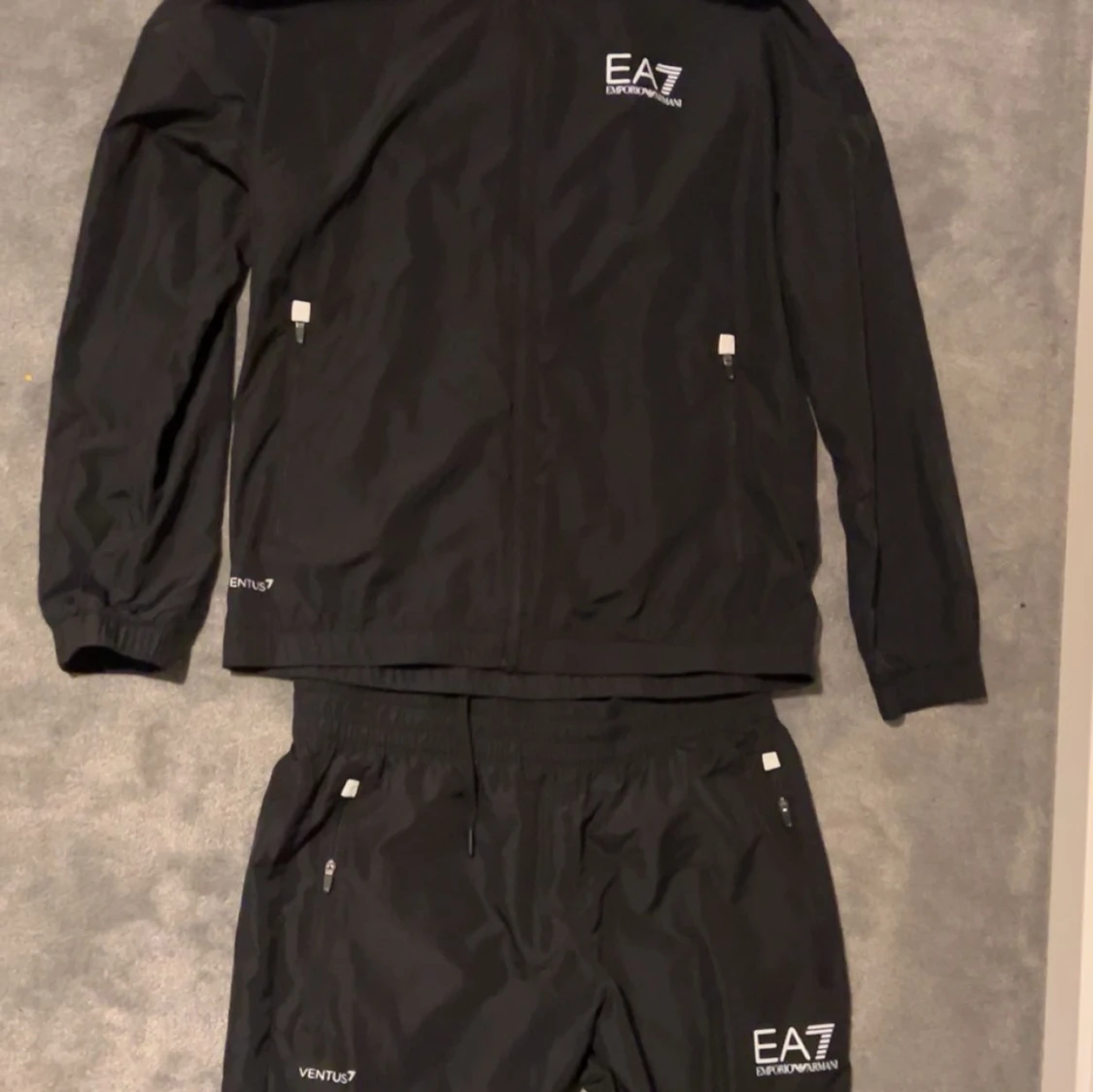 Svarta ea7 tracksuit likadan som g1ocatore - 2