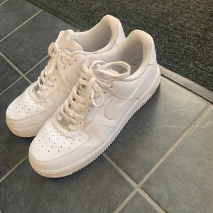 White airforce - Oanvända