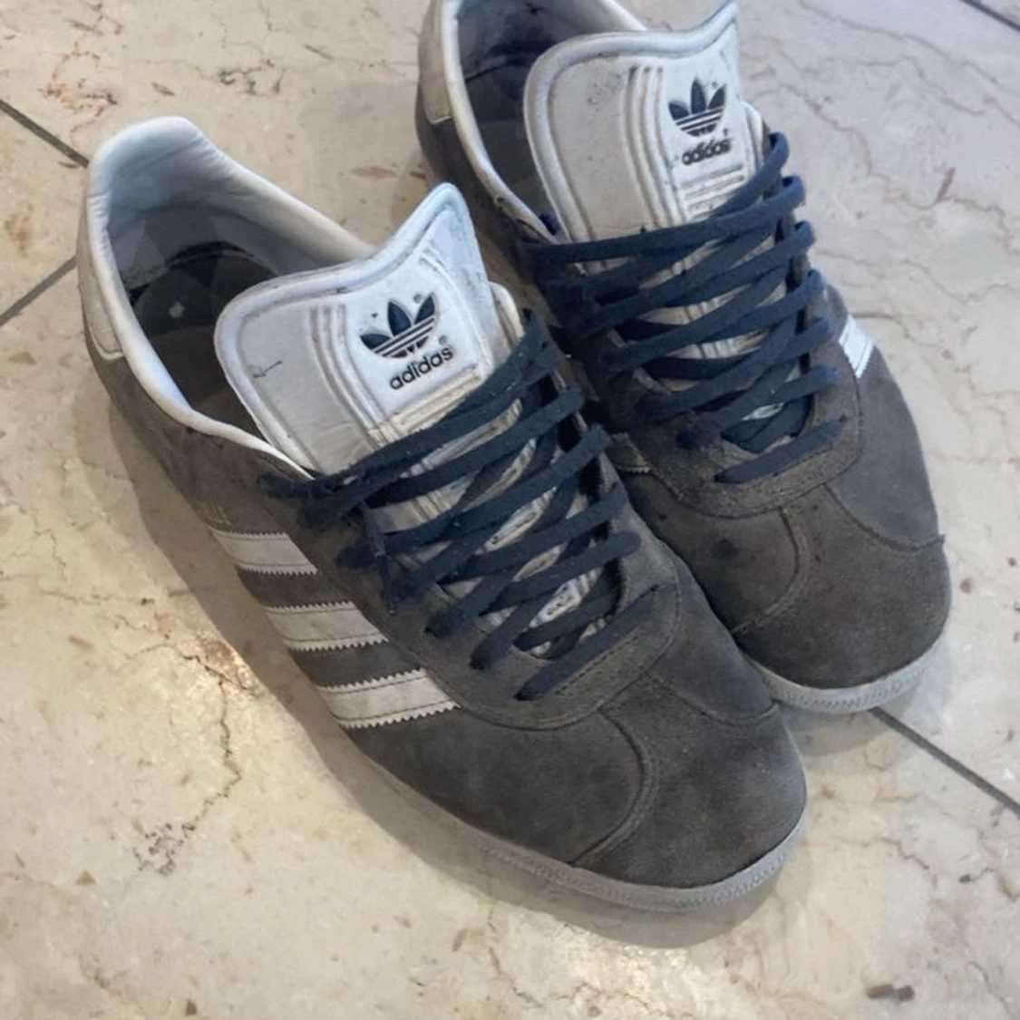 Adidas skor  - 1