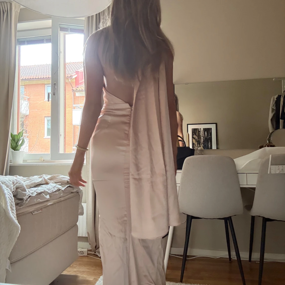 Balklänning Champagnefärgad axelbandslös långklänning - 1